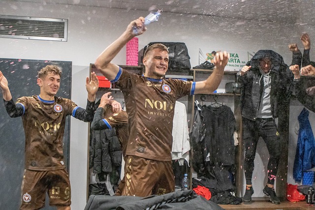 网传李铁案多人顾超被宣布足.